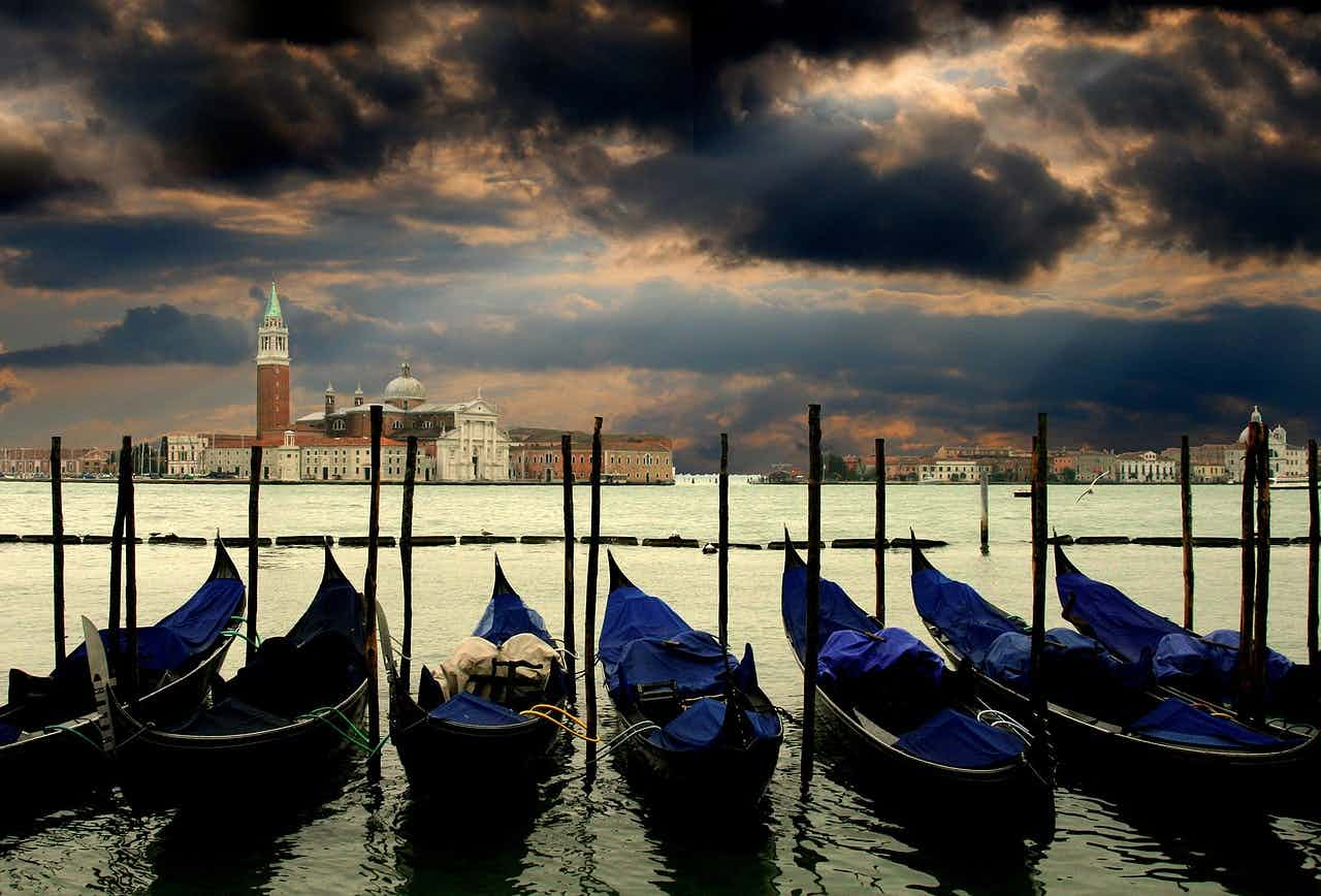 Romantisches Venedig im Sommer: Einfach und günstig für Paare